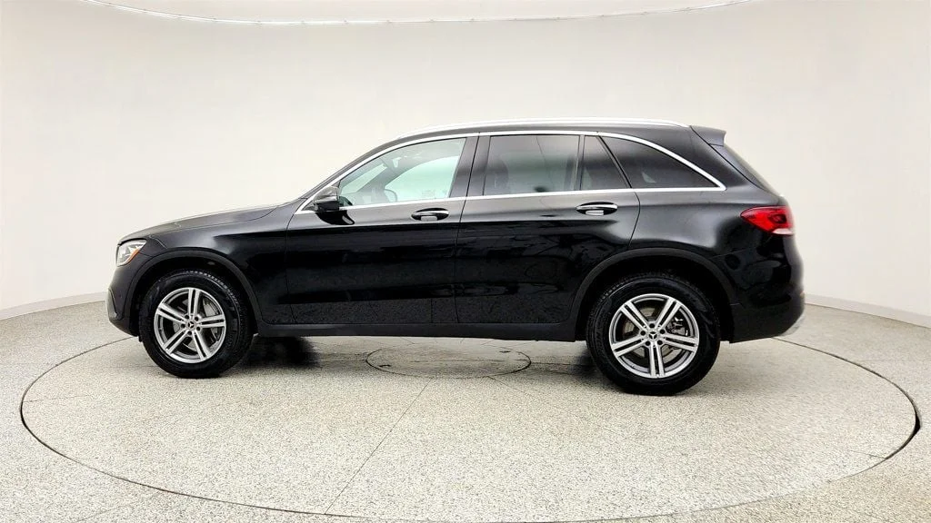 Used 2022 Black Mercedes-Benz GLC 300 SUV w/ Panorama Sunroof & Digital Instrument Cluster image 8