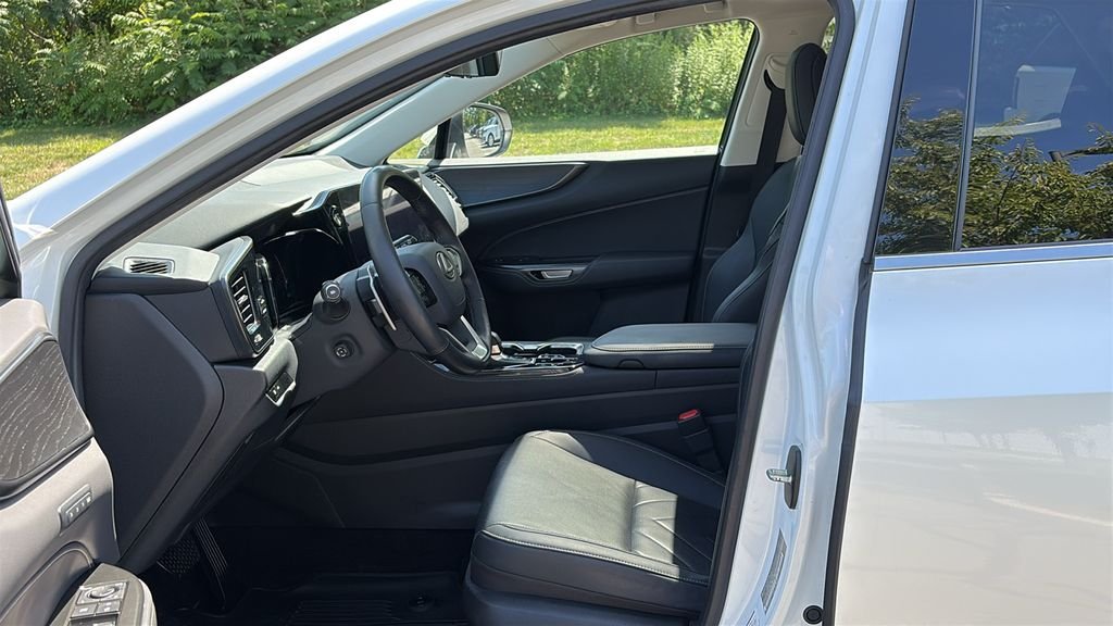 Used 2024 White Lexus 450h+ Luxury image 9