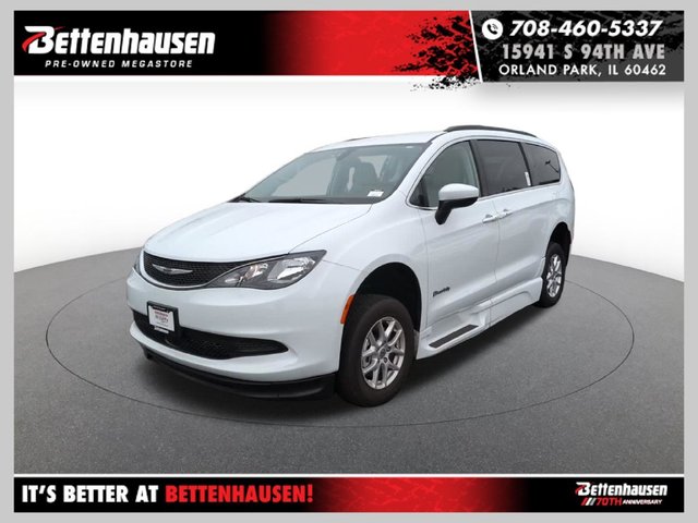Pre-Owned 2021 Chrysler Voyager LXI 4D Passenger Van