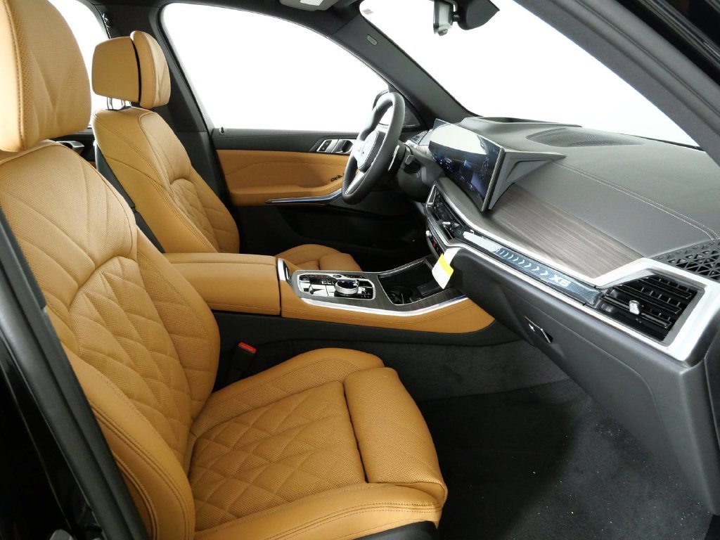 New 2026 Black Sapphire Metallic BMW xDrive50e image 20