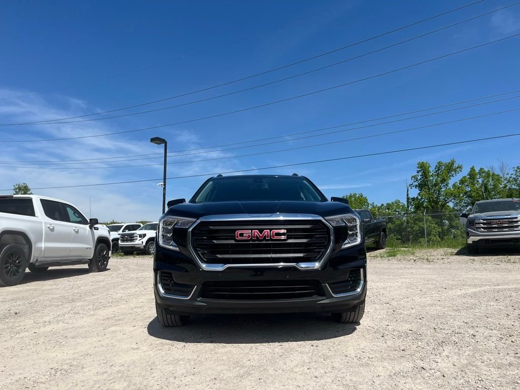 Used 2024 Ebony Twilight Metallic GMC SLE image 4