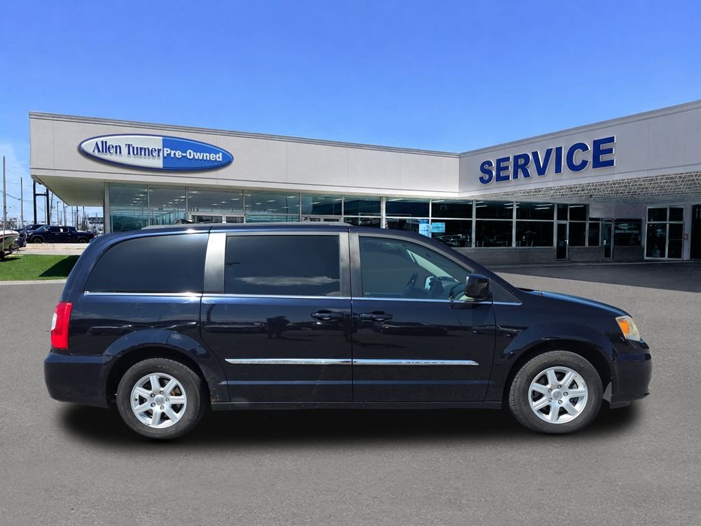 2011 Chrysler Town & Country Touring - Photo 9