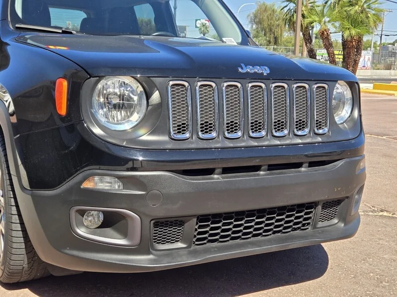 Used 2016 Black Jeep Latitude image 5
