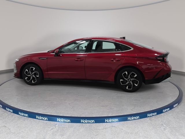 Used 2024 Red Hyundai SEL image 9