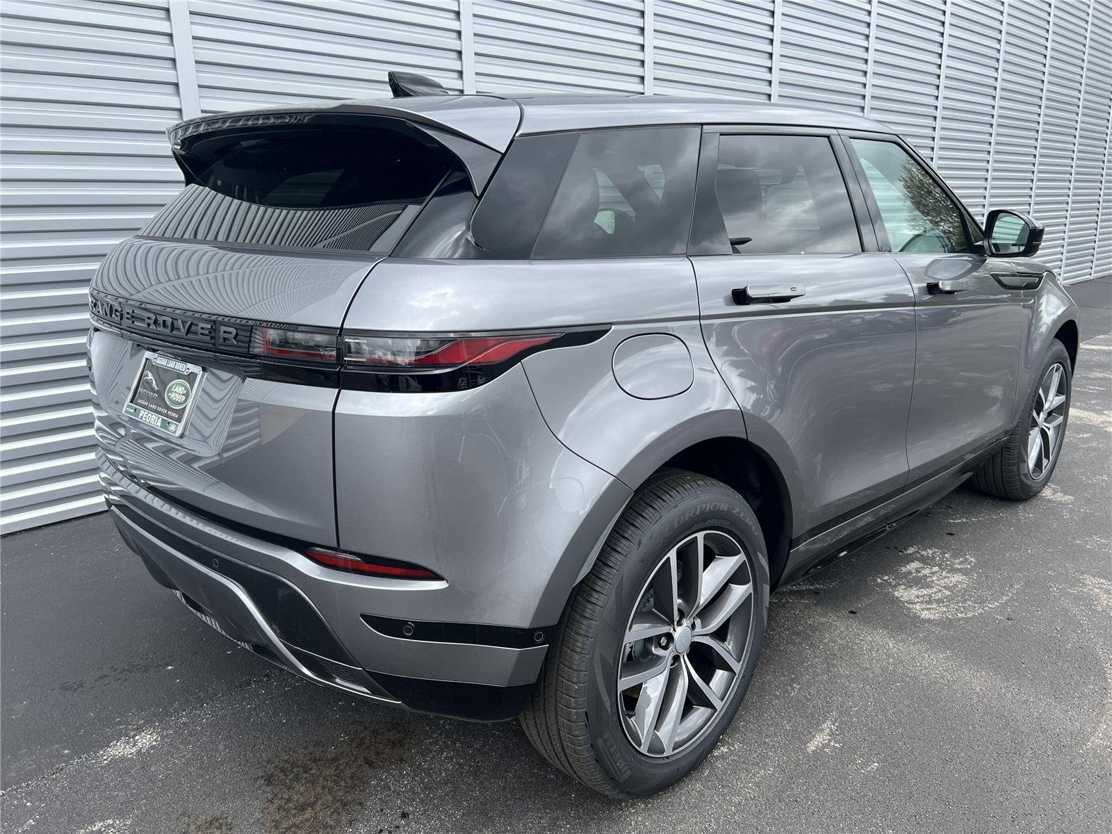 New 2026 Eiger Grey Land Rover Dynamic SE image 5