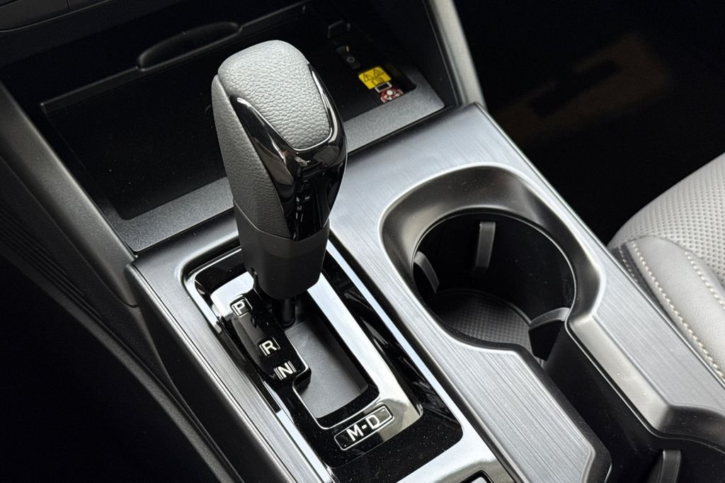 New 2026 CRYSTAL BLACK SILICA Subaru Limited image 28