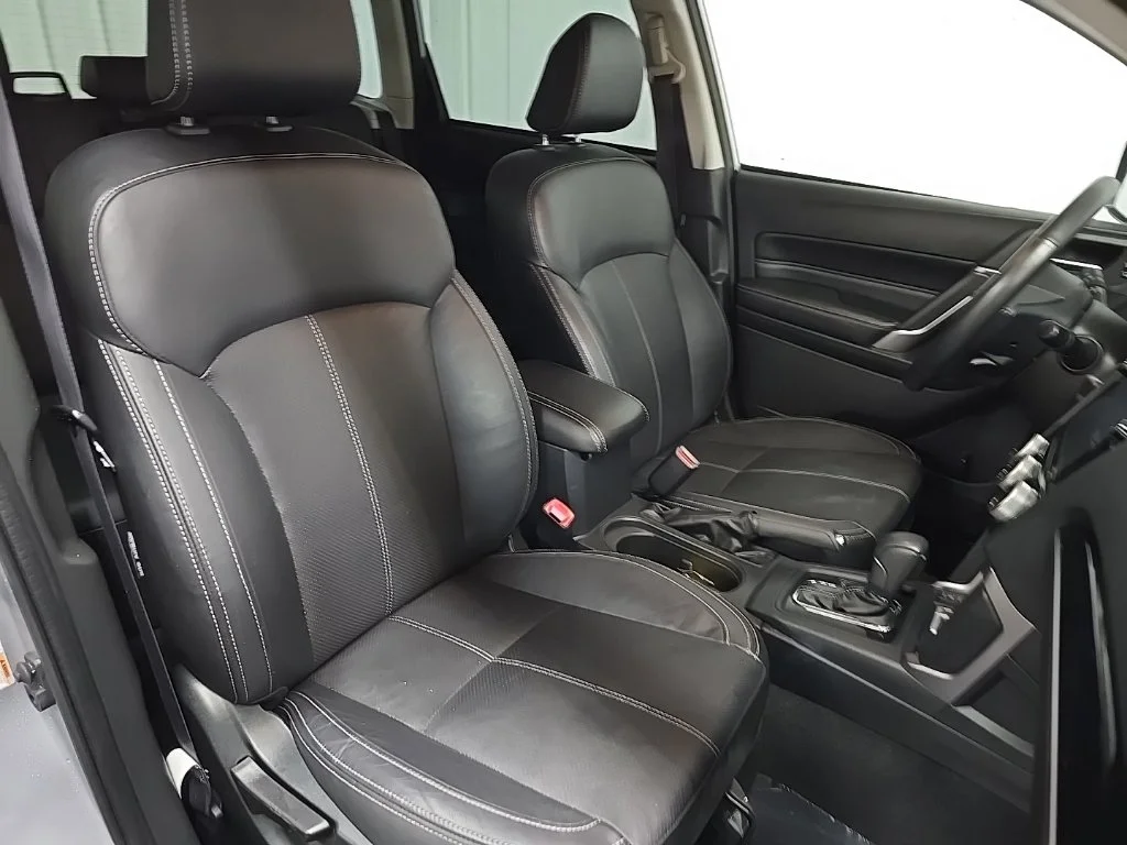 Used 2017 Ice Silver Metallic Subaru 2.5i Touring image 15