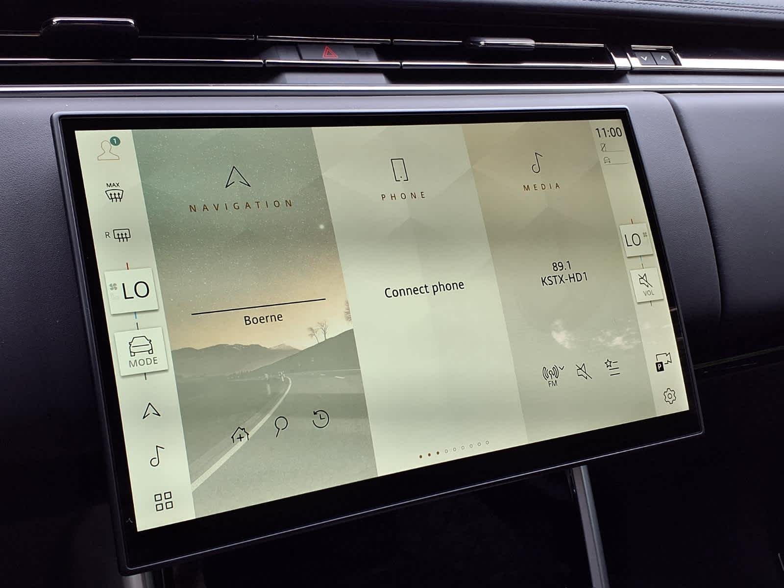 New 2026 Eiger Grey Land Rover SE image 14