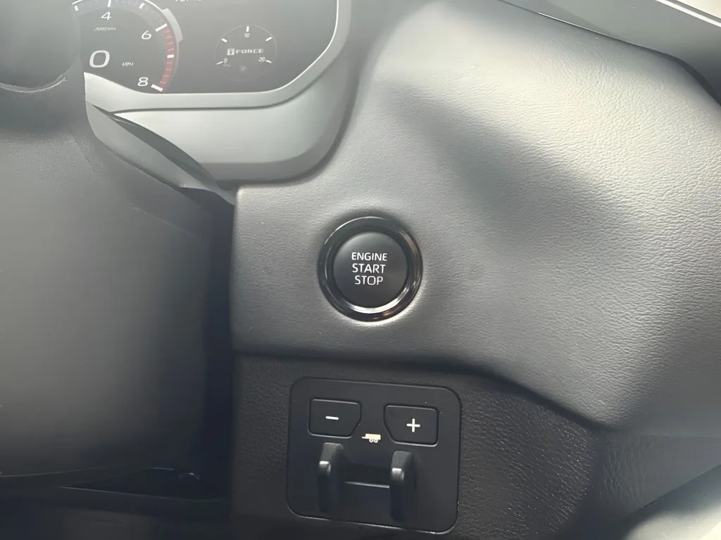 Used 2025 Silver Toyota Platinum image 15