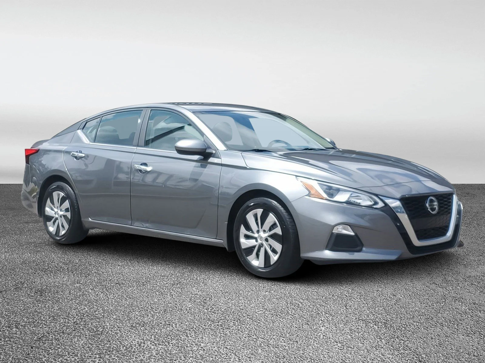 Used 2019 Gun Metallic Nissan 2.5 S image 1