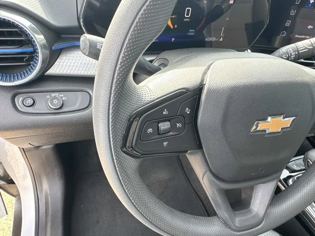 Used 2025 White Chevrolet LT image 36