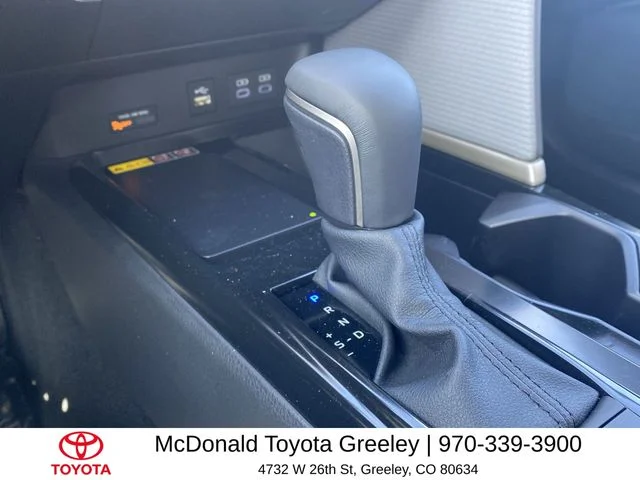2025 Toyota Camry SE - Photo 19