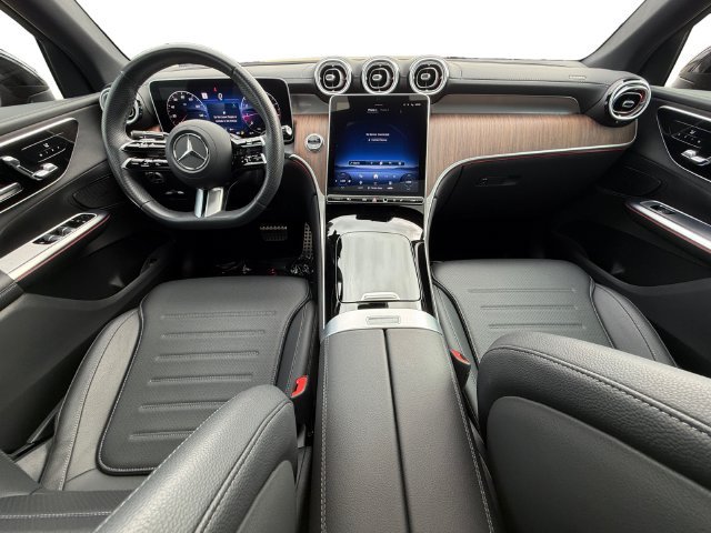 Used 2025  Mercedes-Benz GLC 300 Coupe image 12