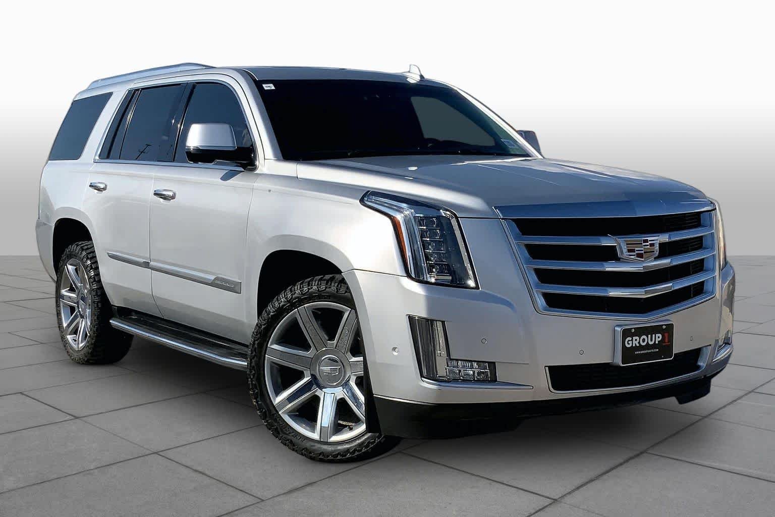 Used 2017 Radiant Silver Metallic Cadillac Luxury image 3