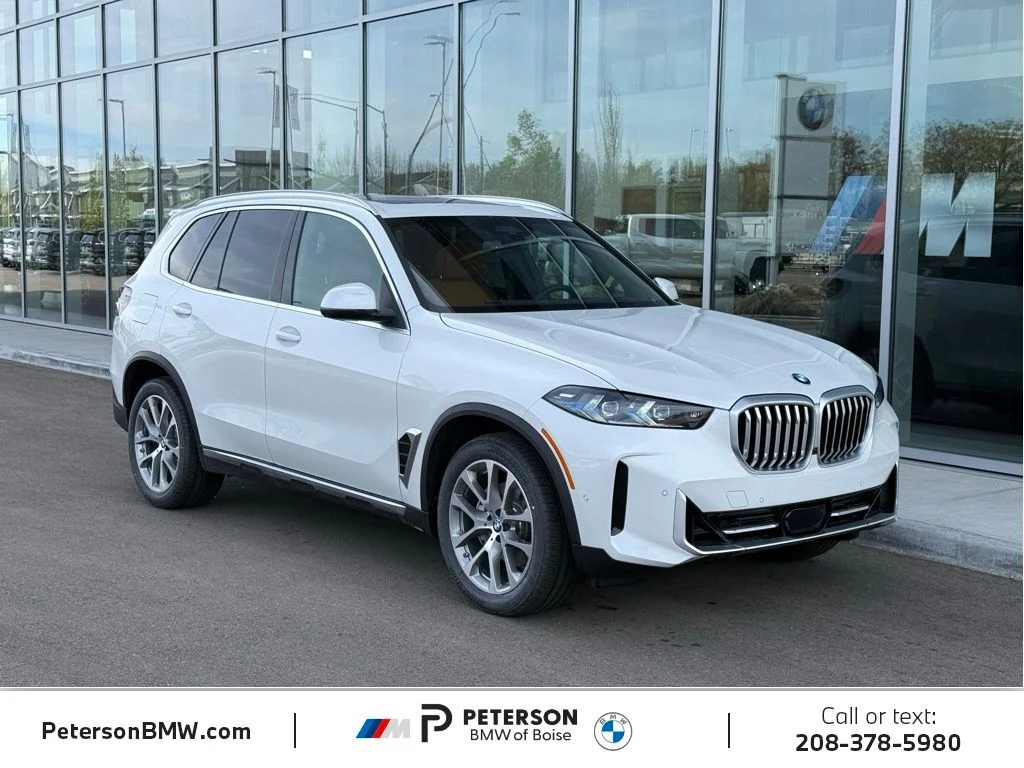 New 2026 White BMW xDrive40i image 7