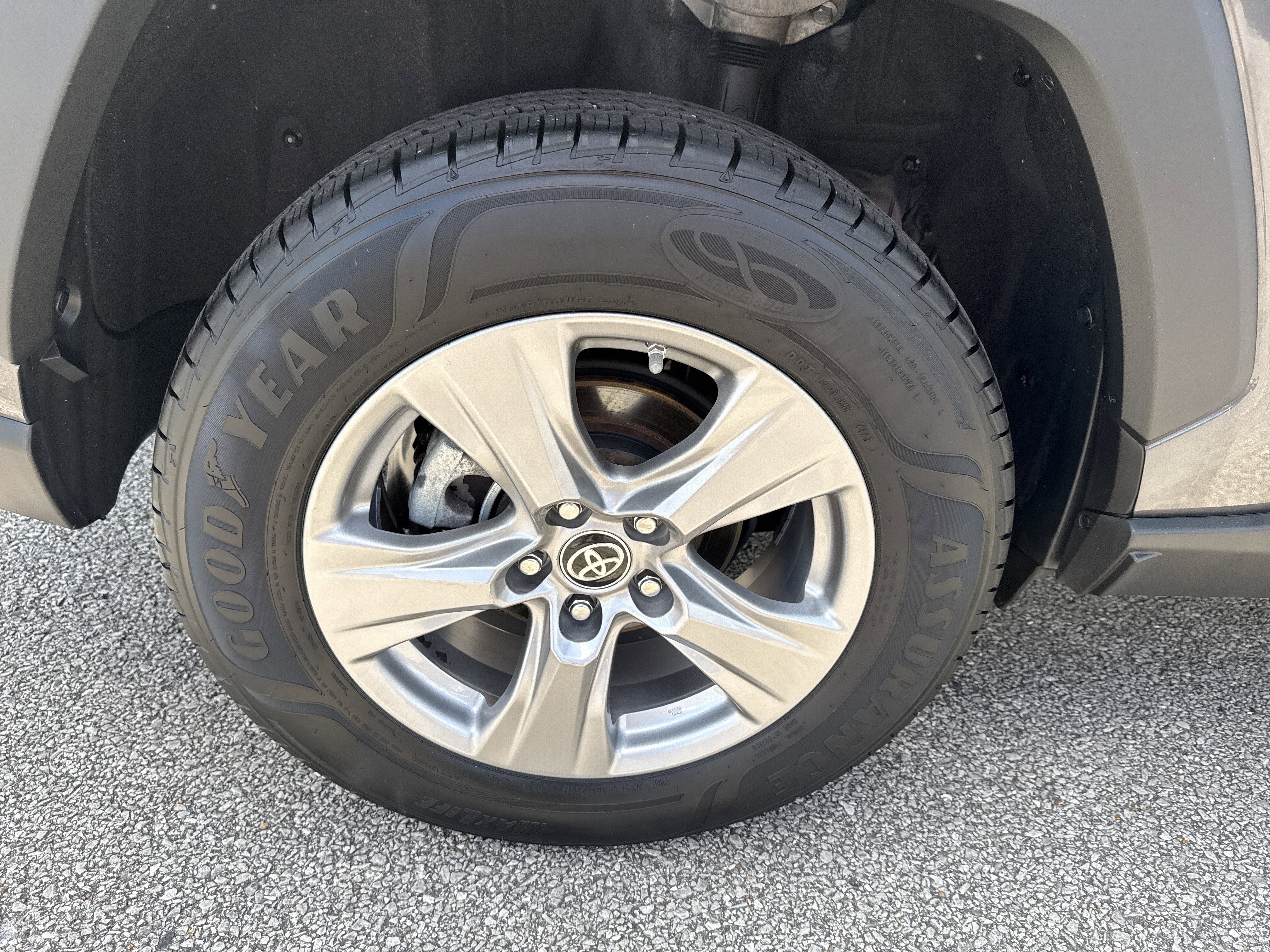 Used 2024 Gray Toyota Hybrid LE image 17