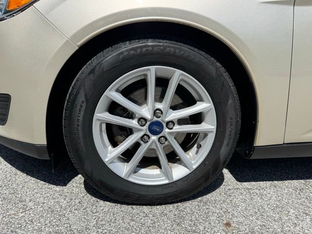 Used 2018 Ford Focus SE with VIN 1FADP3F27JL215274 for sale in Crown Point, IN