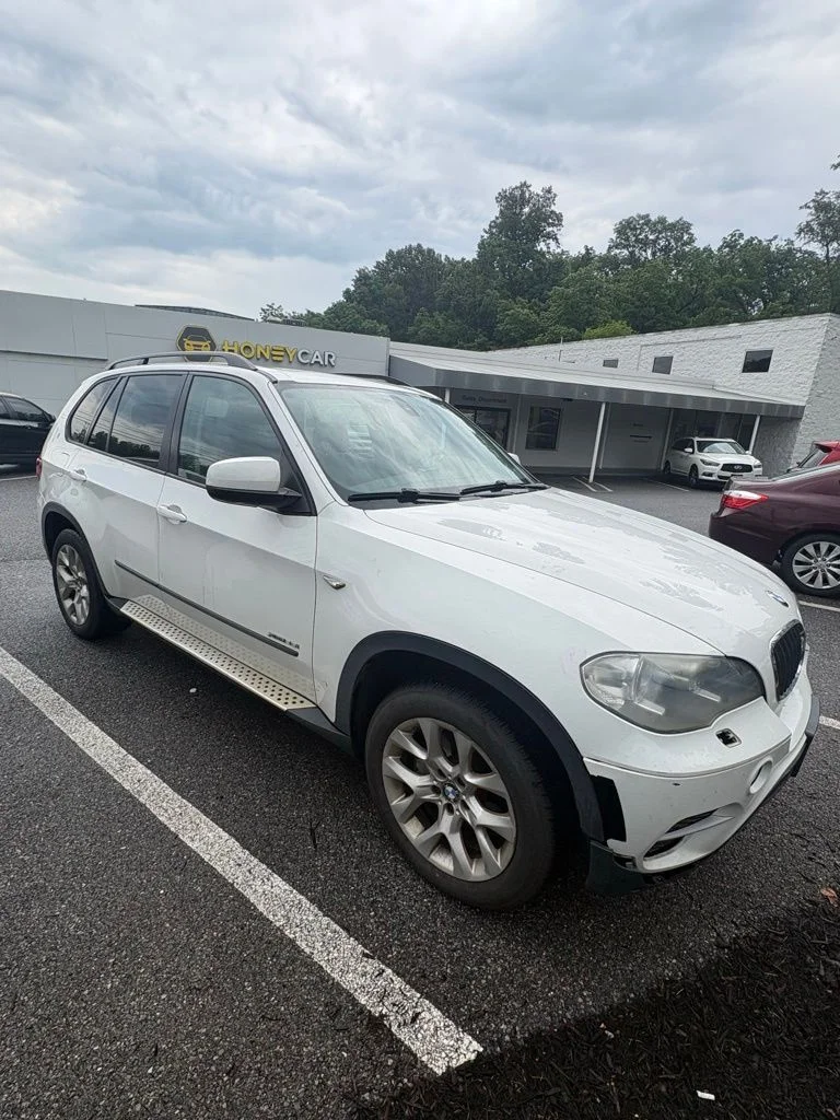 Used 2012 White BMW xDrive35i image 1