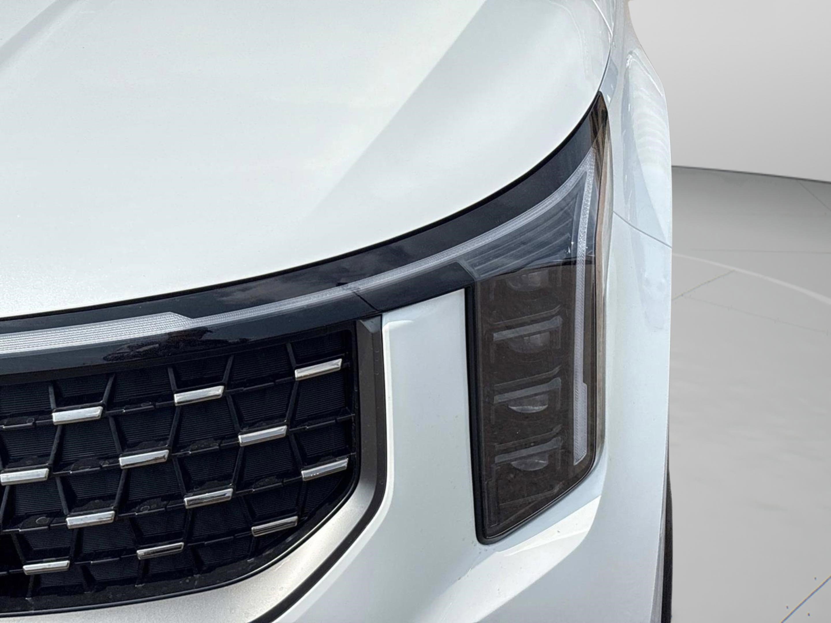 New 2026 Snow White Pearl Kia SX Prestige image 31