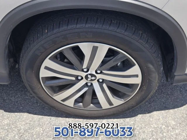 Used 2024 Silver Mitsubishi  image 21