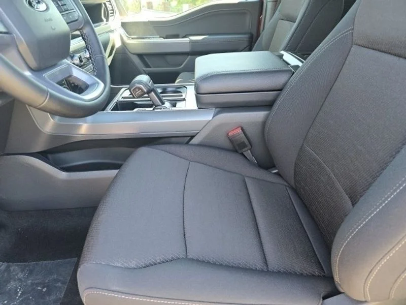 2025 Ford F-150 XLT - Photo 10