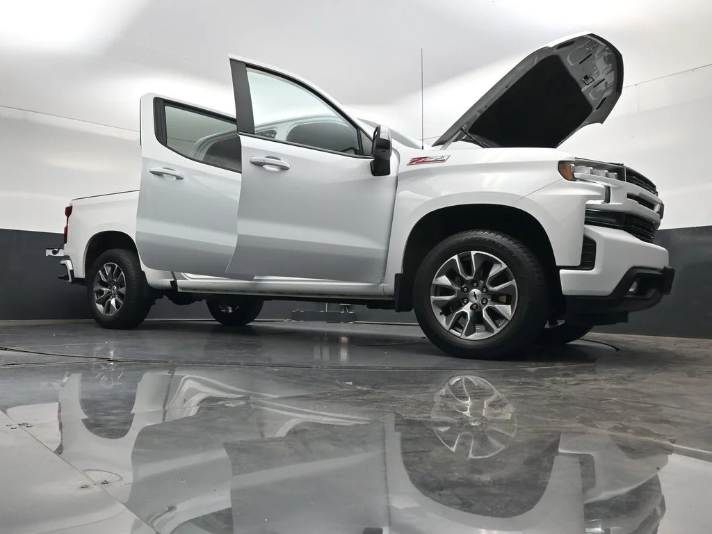 Used 2022 White Chevrolet RST image 54
