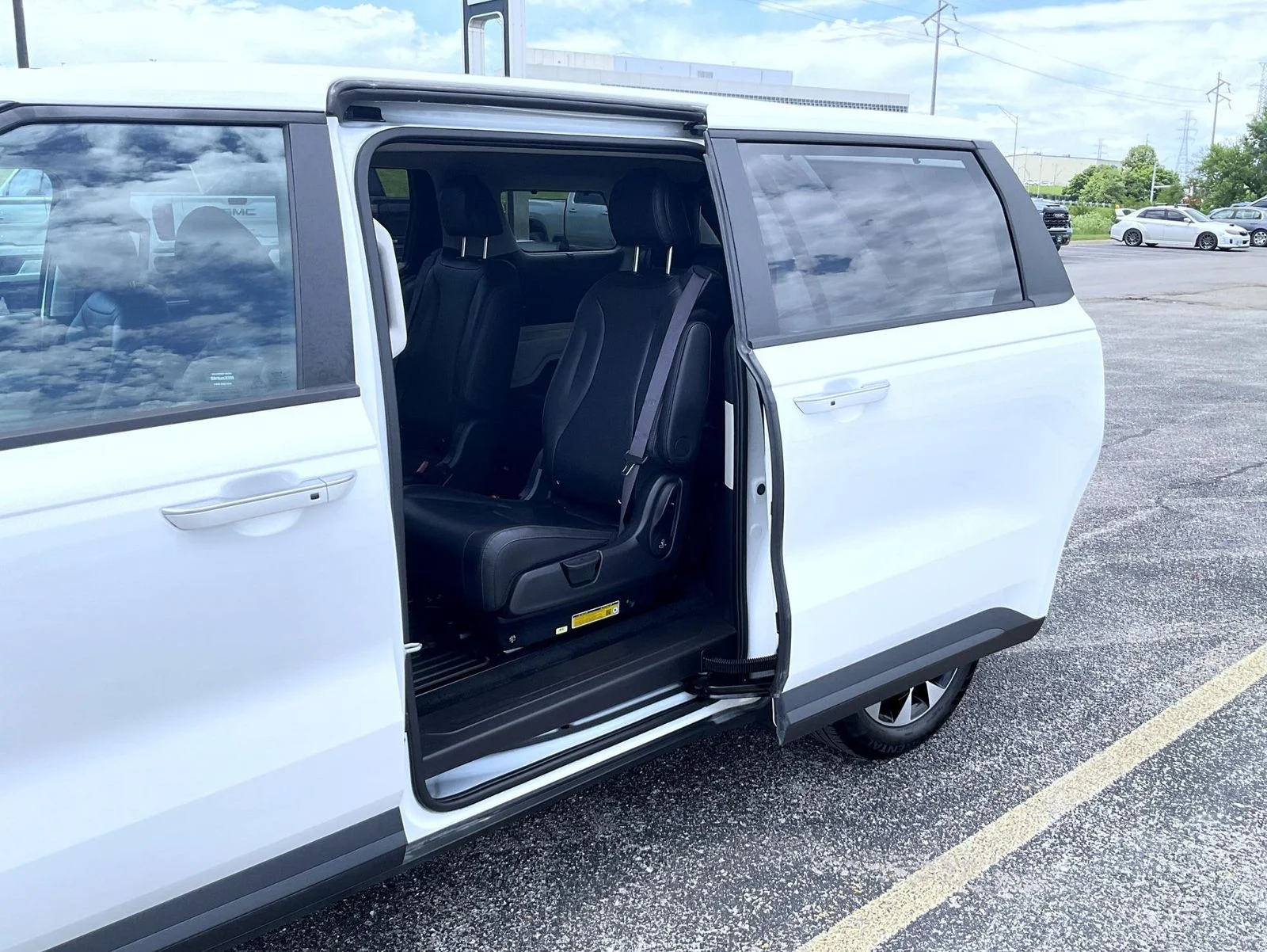 Used 2024 White Kia EX image 21