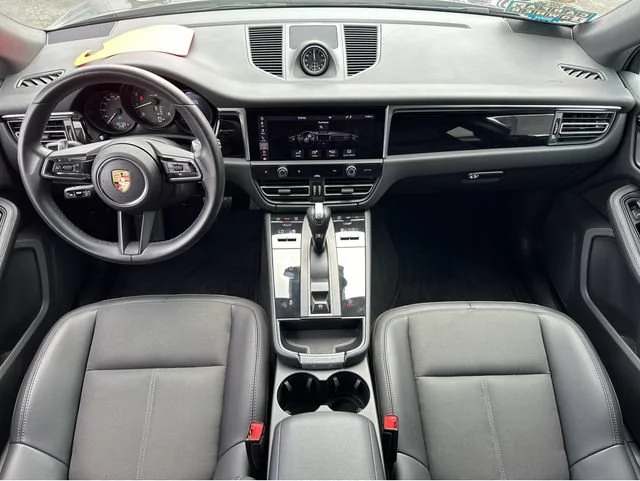 2023 Porsche Macan T - Photo 17