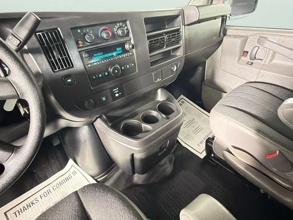 Used 2025 Summit White Chevrolet WT image 19