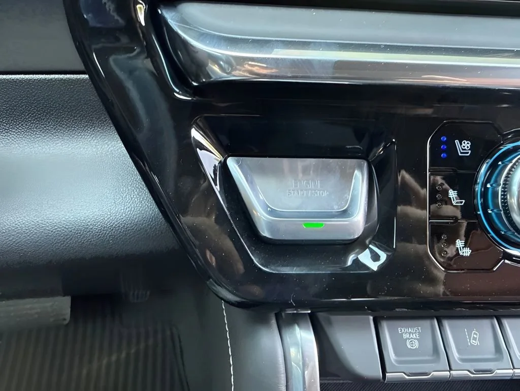 New 2026 Glacier White Tricoat GMC Denali Ultimate image 25