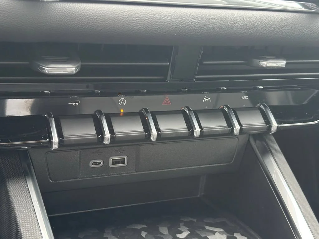 New 2026 Onyx Black GMC Elevation image 22