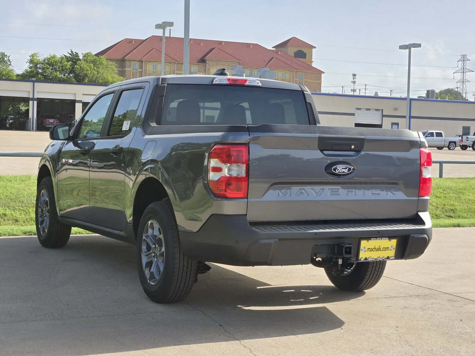 New 2026 Carbonized Gray Metallic Ford XLT image 3