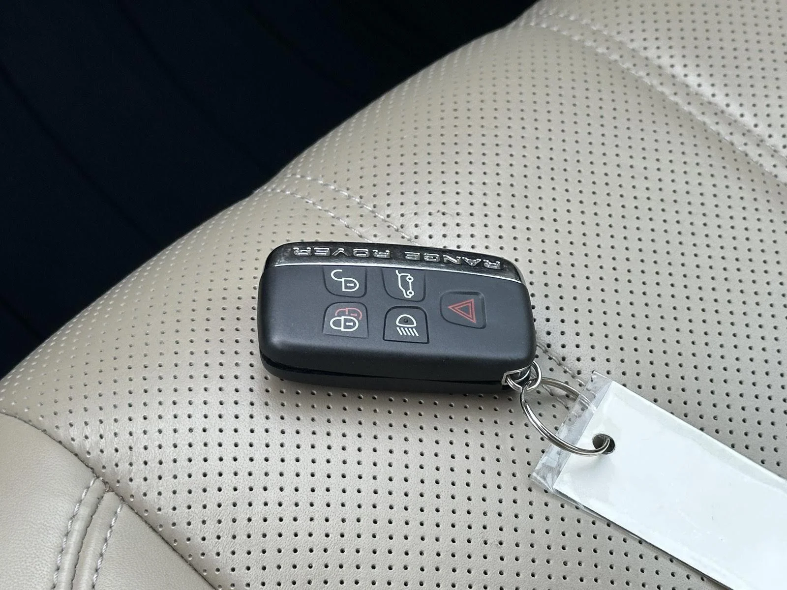 Used 2017 Fuji White Land Rover 5.0L V8 Supercharged image 37