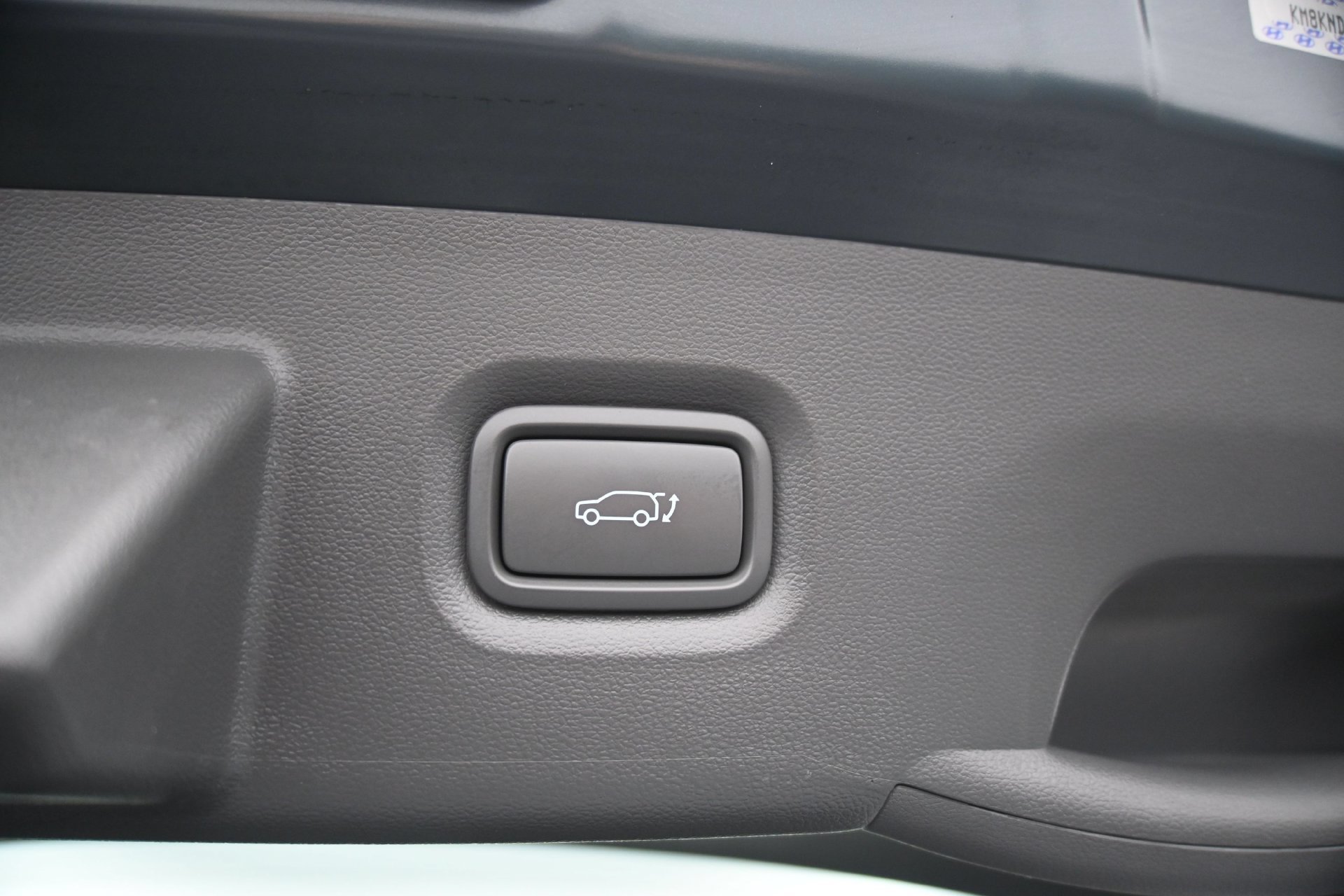 Used 2024 Digital Teal Hyundai SEL AWD image 16