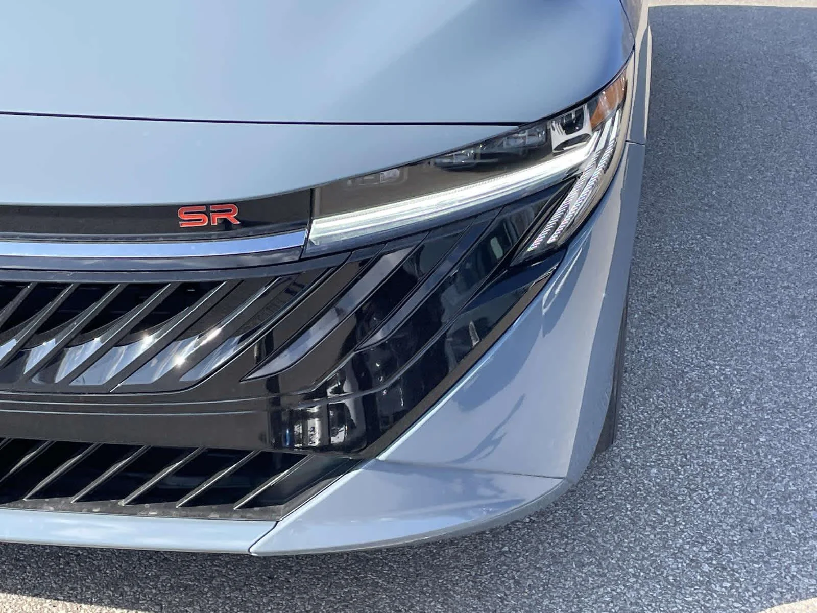 New 2026 Atlantic Gray Metallic/Super Black Nissan SR image 9