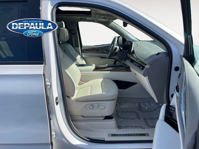 Used 2022 White Cadillac Sport Platinum image 19