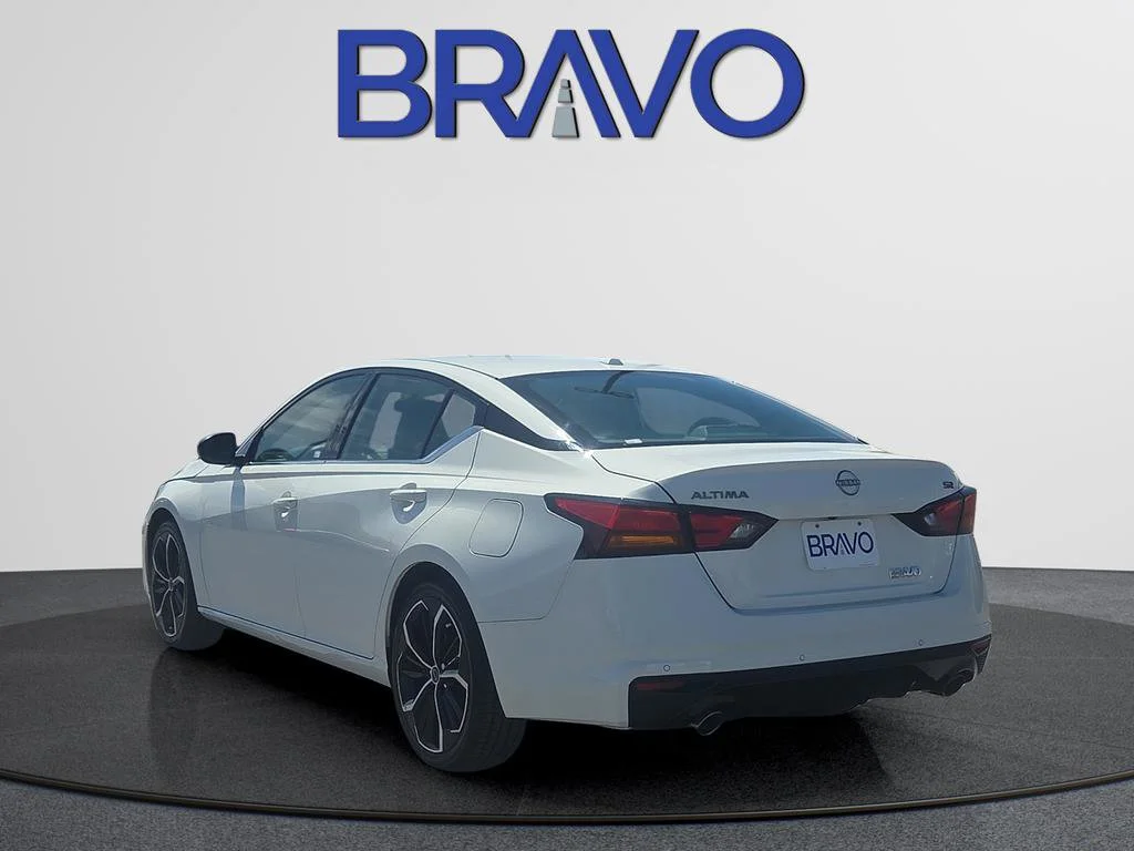 Used 2024  Nissan 2.5 SR image 5
