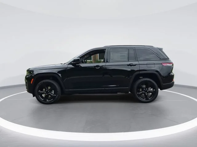 New 2026 Diamond Black Crystal Pearlcoat Jeep Limited image 5