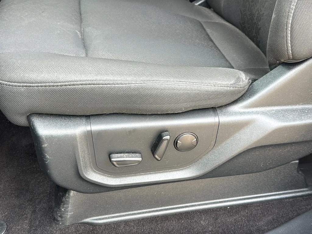 Used 2019 Black Ford XLT image 18