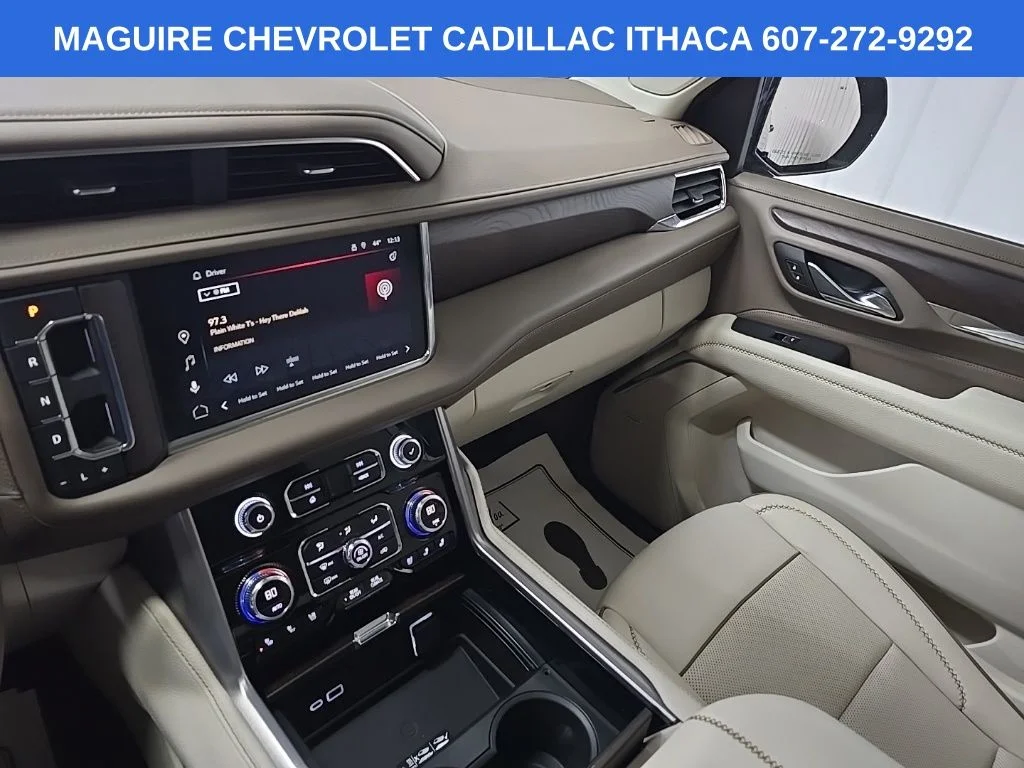 Used 2023 Silver GMC Denali image 27