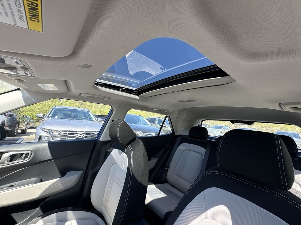 2026 Hyundai Venue SEL - Photo 16