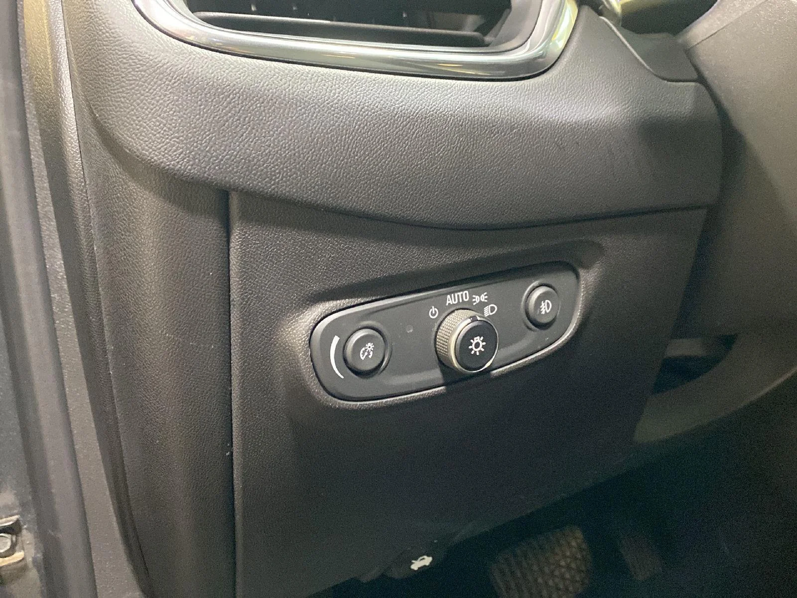 Used 2020 Nightfall Gray Metallic Chevrolet LT image 28