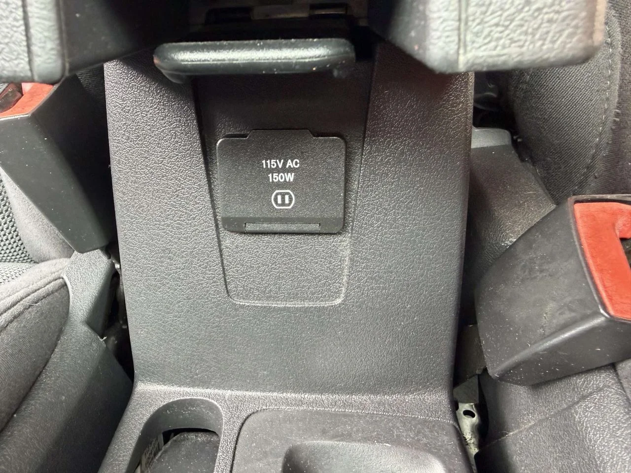 Used 2015 Granite Crystal Metallic Clearcoat Jeep Latitude image 25