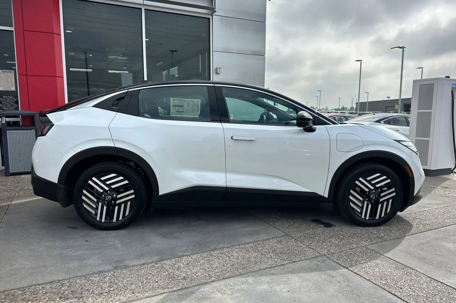 2026 Nissan LEAF SV+ - Photo 3