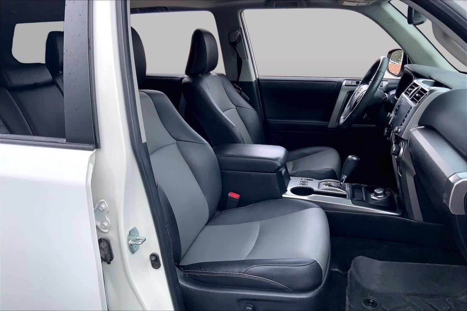 Used 2022 White Toyota SR5 Premium image 8