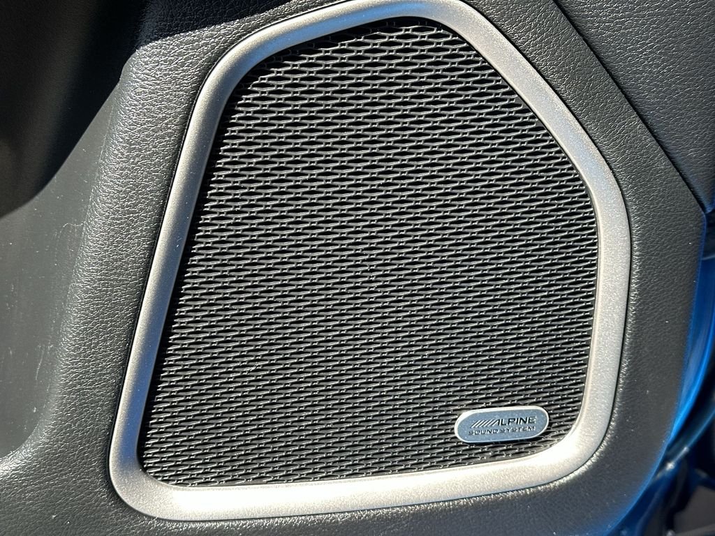 Used 2021  Jeep Altitude image 32