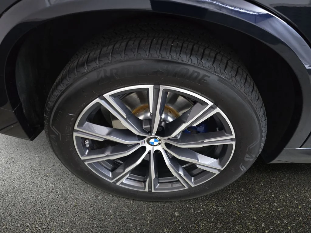 Used 2025 Carbon Black Metallic BMW xDrive40i image 33