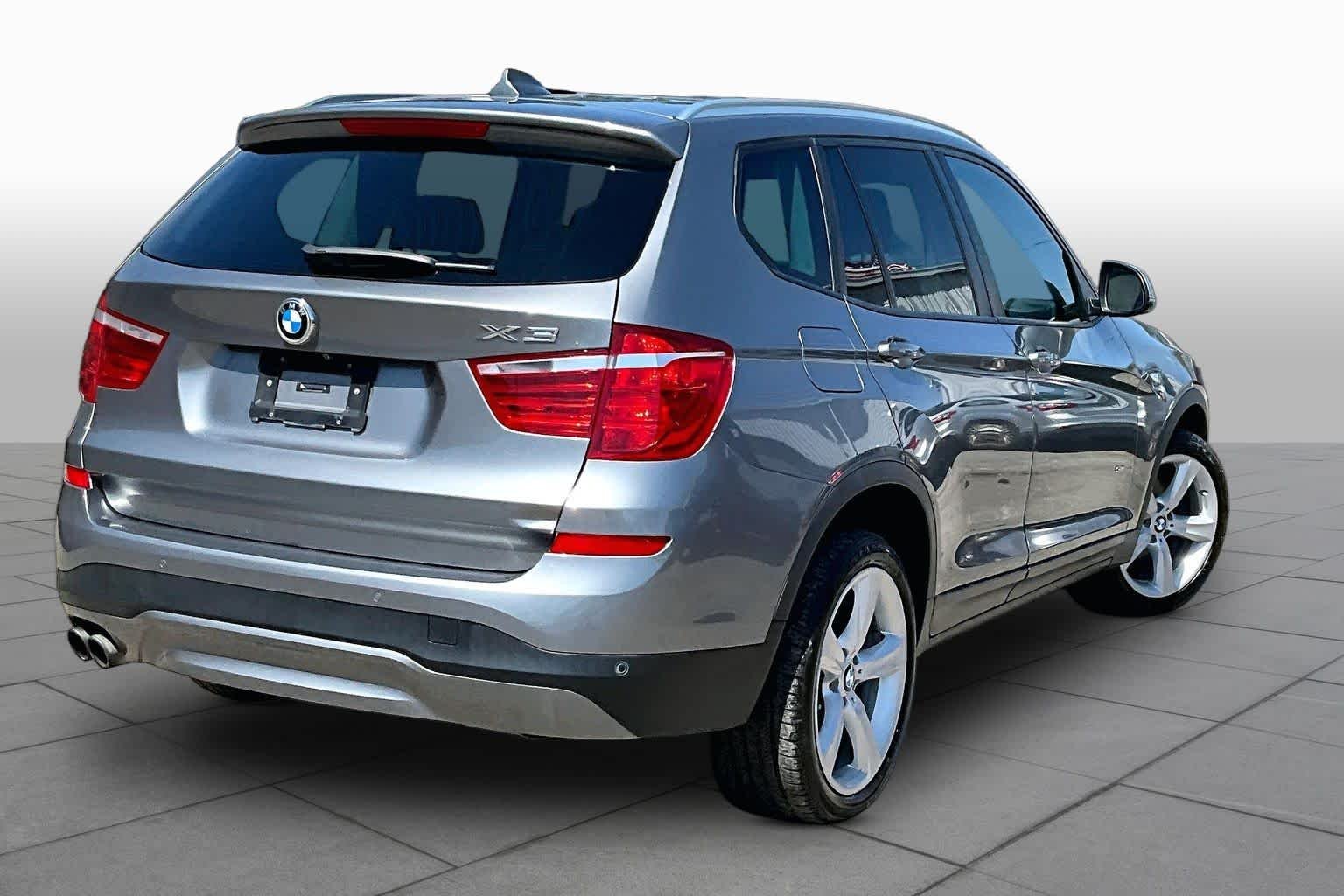 Used 2017 Space Gray Metallic BMW sDrive28i image 11