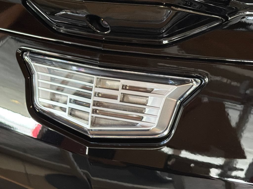2026 Cadillac OPTIQ V-Series - Photo 10