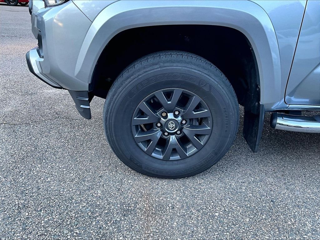 Used 2022 Silver Toyota SR5 image 7